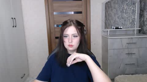 Snapshot of kristy_fran chatting on December 4, 8:50 pm Kristy online show from December 4, 8:50 pm