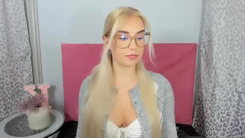 KristyFlowers online show from January 12, 3:17 pm