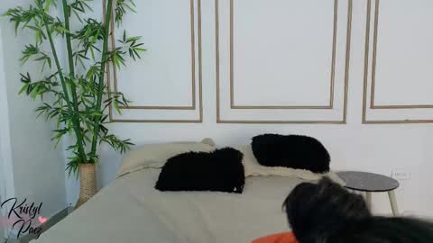 Snapshot of kristyl_paez chatting on November 21, 3:54 pm Cristina online show from November 21, 3:54 pm