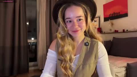 Snapshot of kristyspiritedaway chatting on March 9, 5:39 pm Kristy Nip slip shady  Best model on CB  online show from March 9, 5:39 pm