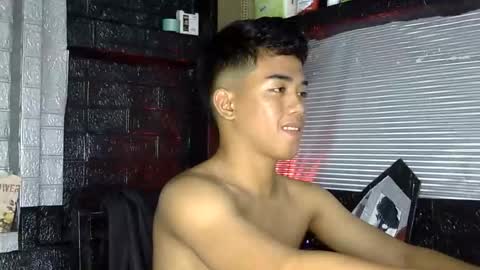 kritthanarkorn online show from March 1, 7:05 pm