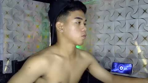 kritthanarkorn online show from March 18, 6:33 pm