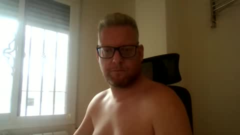 kroezel1985 online show from September 17, 7:43 am