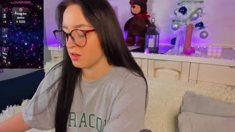 Snapshot of kruela_eva chatting on December 6, 11:25 pm Kruela GTM3Tue Wed Thu Fri Sun 0400 am-1030pm online show from December 6, 11:25 pm