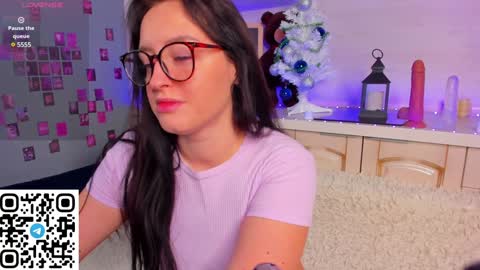 Snapshot of kruela_eva chatting on December 9, 11:34 pm Kruela GTM3Tue Wed Thu Fri Sun 0400 am-1030pm online show from December 9, 11:34 pm