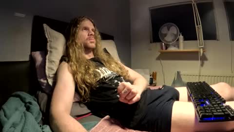 Krullz online show from December 15, 10:58 pm