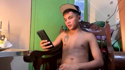 Snapshot of krunoxx chatting on February 11, 5:29 pm clarence online show from February 11, 5:29 pm