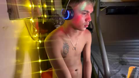 Snapshot of krunoxx chatting on March 2, 3:30 pm clarence online show from March 2, 3:30 pm