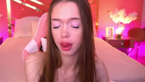 krys_tina online show from April 18, 6:50 am