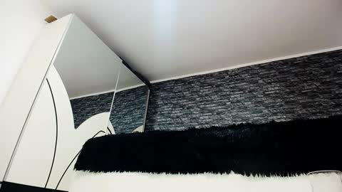 Snapshot of krystal_desire chatting on December 22, 12:38 pm krystal desire online show from December 22, 12:38 pm