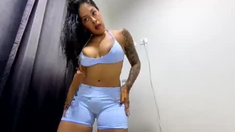 Snapshot of krystal_sexxx chatting on May 12, 10:07 pm krystal_sexxx online show from May 12, 10:07 pm