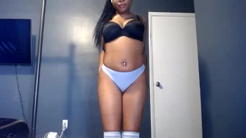 Snapshot of krystalblakexxx chatting on March 8, 11:28 pm Krystal Blake online show from March 8, 11:28 pm