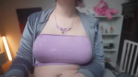 Snapshot of krystalsyxx chatting on February 9, 5:22 pm Krystal Syx online show from February 9, 5:22 pm