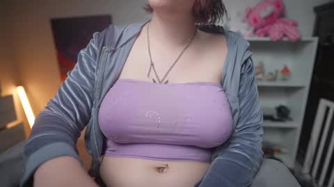 Snapshot of krystalsyxx chatting on February 23, 7:28 pm Krystal Syx online show from February 23, 7:28 pm