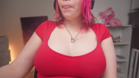 Snapshot of krystalsyxx chatting on December 16, 8:25 pm Krystal Syx online show from December 16, 8:25 pm