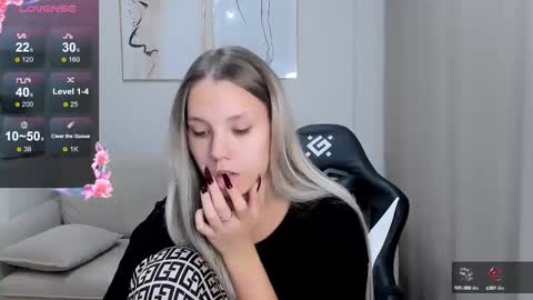 Lady online show from October 6, 2:36 pm