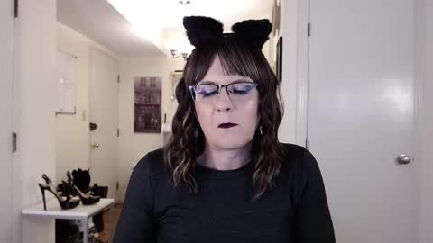 Cait online show from February 22, 11:47 pm