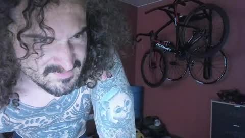 Snapshot of kumisboy chatting on May 3, 3:51 pm Robert online show from May 3, 3:51 pm