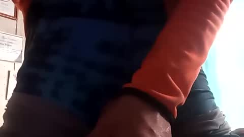 Snapshot of kumnnkevsuks4 chatting on January 24, 9:37 pm kumnnkevsuks4 online show from January 24, 9:37 pm