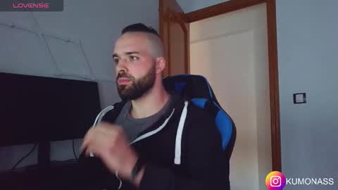 Snapshot of kumonass chatting on November 8, 7:41 am kumonass online show from November 8, 7:41 am