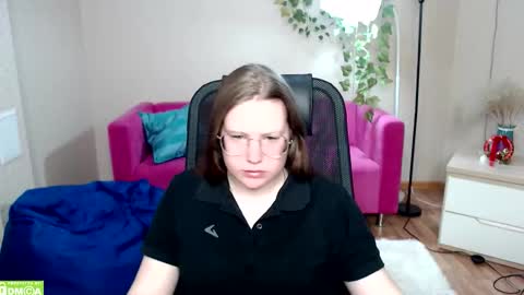 kuri_u online show from February 6, 9:01 am