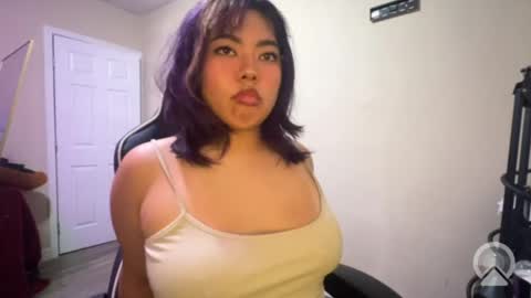 kuromixx444 online show from May 8, 3:56 am