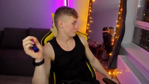 kurt_hanssen online show from February 24, 5:44 pm