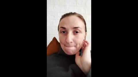 Snapshot of kusia032132 chatting on December 17, 7:47 am kusia032132 online show from December 17, 7:47 am