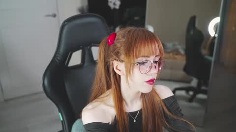 Kveilynn online show from February 14, 7:44 pm