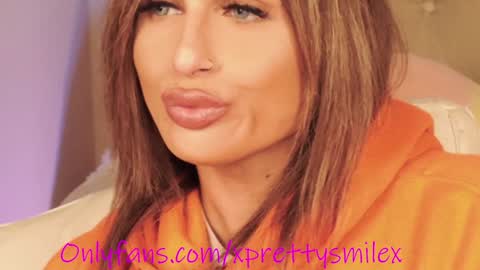 Snapshot of kxaxmichelle chatting on December 4, 9:13 pm Kick online show from December 4, 9:13 pm