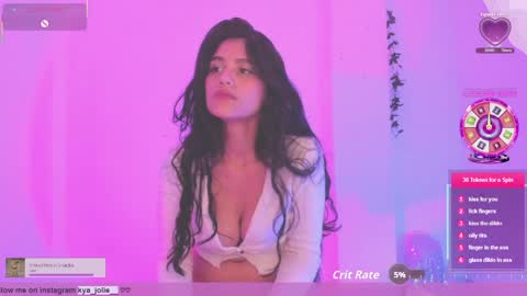     online show from April 8, 7:47 pm