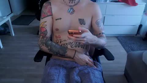 Snapshot of kyle_tattoo chatting on March 2, 10:44 am kyle online show from March 2, 10:44 am