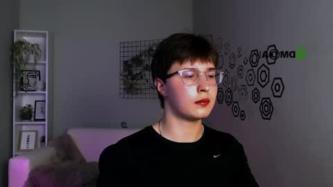 kyleberry_ online show from November 10, 2:05 pm