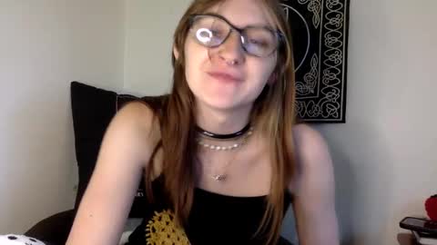 Snapshot of kylianna chatting on September 23, 6:55 pm Kylianna online show from September 23, 6:55 pm