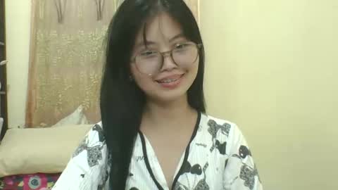 its me KYLIE online show from December 15, 4:33 pm