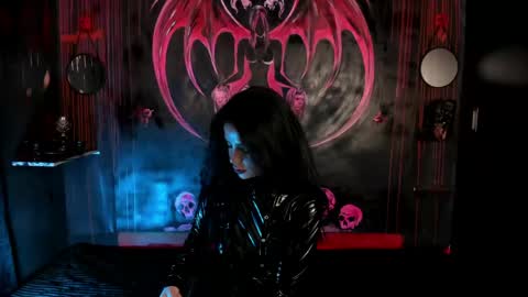 Snapshot of kylie_foxx1 chatting on April 26, 6:55 am submissive demon Please help me to reach 500 thumbs up online show from April 26, 6:55 am