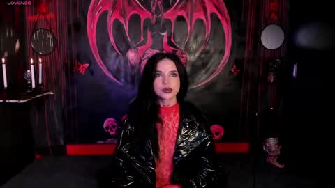 Snapshot of kylie_foxx1 chatting on May 8, 11:43 pm submissive demon Please help me to reach 500 thumbs up online show from May 8, 11:43 pm
