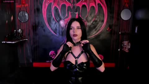 Snapshot of kylie_foxx1 chatting on May 15, 10:50 pm submissive demon Please help me to reach 500 thumbs up online show from May 15, 10:50 pm