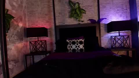 Kylie  online show from November 10, 7:35 pm