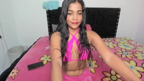 kylie_hot34 online show from September 16, 8:54 pm