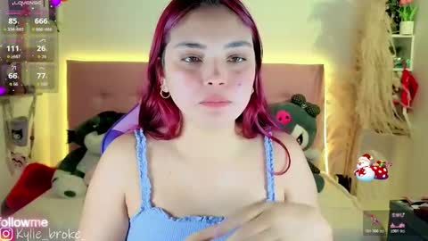 Snapshot of kylie_hottt_ chatting on December 1, 9:20 pm k ylie online show from December 1, 9:20 pm