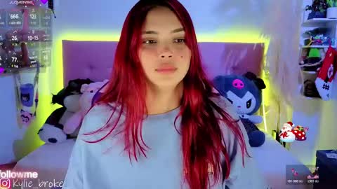 Snapshot of kylie_hottt_ chatting on December 2, 11:34 pm k ylie online show from December 2, 11:34 pm