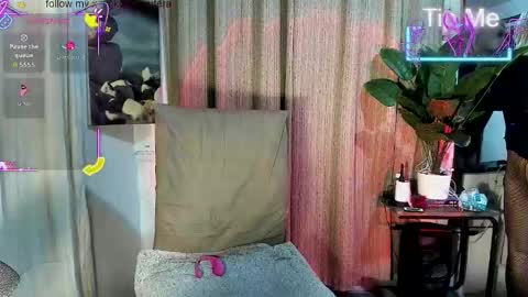 Snapshot of kylie_iyutera chatting on September 16, 6:25 am kylie online show from September 16, 6:25 am