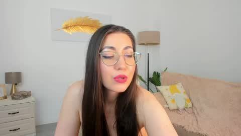 Snapshot of kylie_kathy chatting on April 30, 9:08 pm Kylie online show from April 30, 9:08 pm