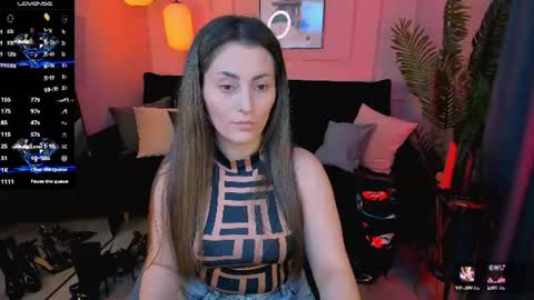 Snapshot of kylie_mellow chatting on June 29, 1:33 pm Kylie online show from June 29, 1:33 pm