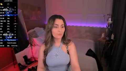 Snapshot of kylie_mellow chatting on July 11, 5:43 am Kylie online show from July 11, 5:43 am