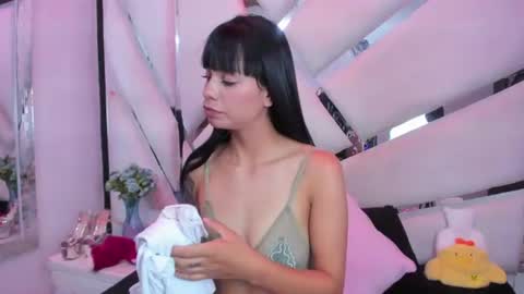 kylie online show from June 28, 3:01 am