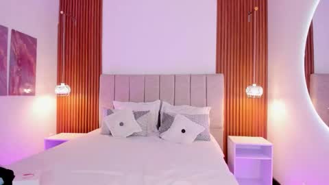 kloe sofia online show from February 11, 12:10 pm