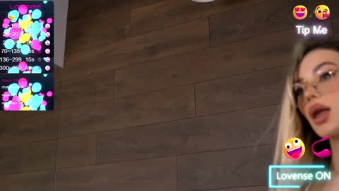 Snapshot of kyliejoyce chatting on January 5, 12:31 am Kylie online show from January 5, 12:31 am