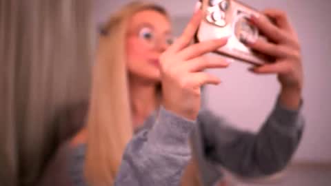 Kylie online show from February 10, 9:52 pm